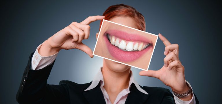 5 Essential Tips For Maintaining A Healthy Smile